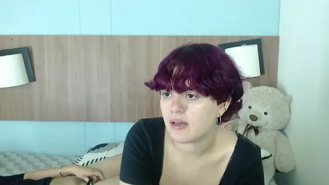 JadeAndJess  online show from September 23, 2025, 1:36 pm