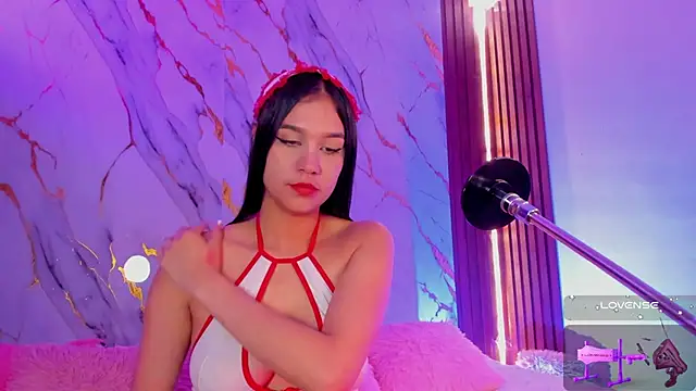 Emmiicute online show from November 28, 2025, 2:53 pm