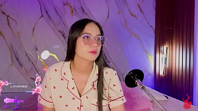 Emmiicute online show from February 16, 2026, 8:27 pm