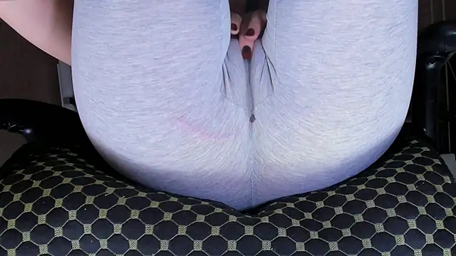 Cameltoe squirt inPants online show from December 22, 2025, 9:28 am