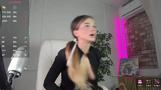 Blessed Molly online show from October 6, 2025, 7:28 am