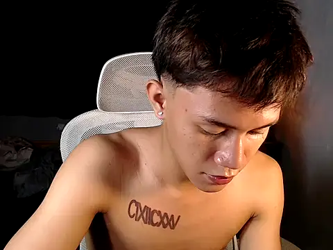 Snapshot of naughtyboyloy_0 chatting on February 10, 2026, 5:28 pm naughtyboyloy 0 online show from February 10, 2026, 5:28 pm