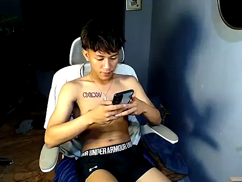 naughtyboyloy 0 online show from April 30, 2026, 6:47 pm