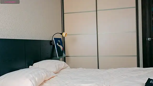 Snapshot of Hazel_Reed chatting on October 10, 2025, 7:13 pm Hazel Reed online show from October 10, 2025, 7:13 pm