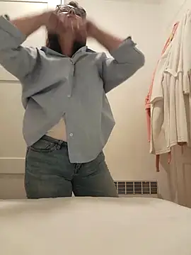 JIAA-WOO online show from October 22, 2025, 1:44 pm