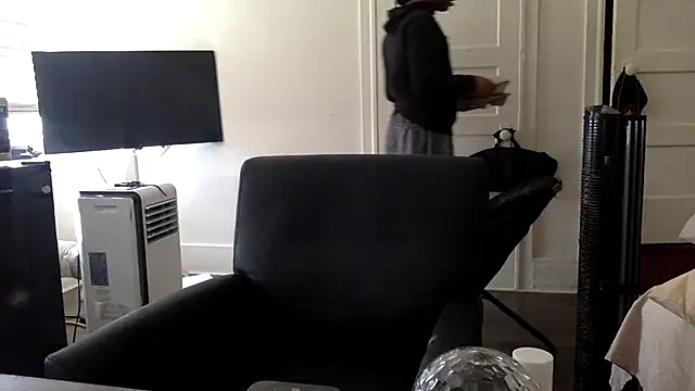 Snapshot of Diodre_Benyoon chatting on February 7, 2026, 5:27 pm Diodre Benyoon online show from February 7, 2026, 5:27 pm