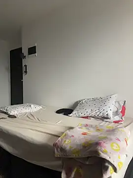 Enyagleam  online show from January 11, 2026, 10:15 pm