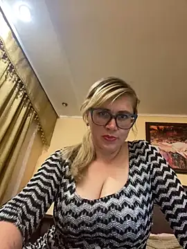 Crystal00Girl online show from September 30, 2025, 8:58 pm