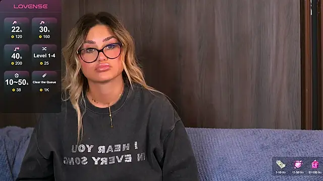 KayaAzur online show from October 7, 2025, 5:04 am