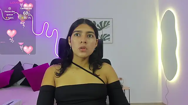 Cherrydollxx online show from October 8, 2025, 11:41 am