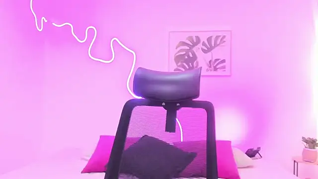 Cherrydollxx online show from November 1, 2025, 12:18 pm