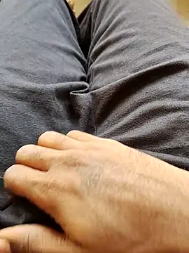 slim-uncut online show from November 26, 2025, 7:53 am