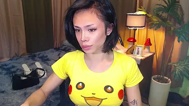 WILDROXIE online show from September 22, 2025, 10:45 pm