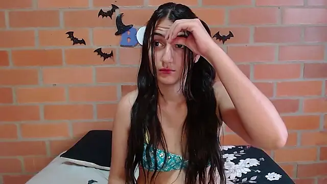 Montserrat Jay online show from October 25, 2025, 2:24 pm