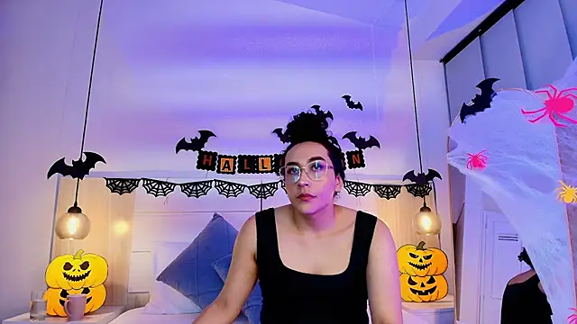 alehia cute online show from November 1, 2025, 10:12 pm