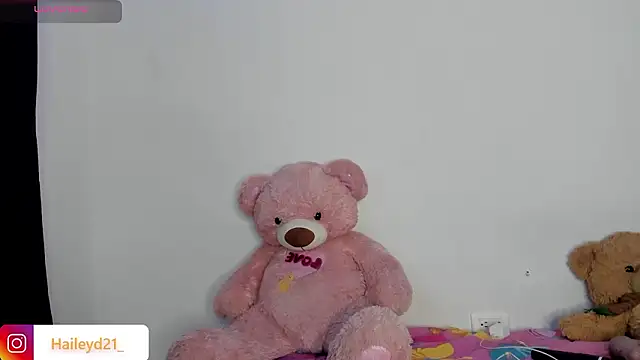 HaileyDuke online show from March 11, 2026, 11:33 pm