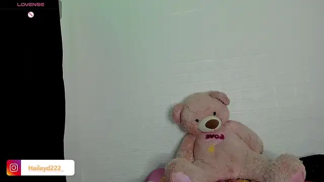Snapshot of HaileyDuke chatting on April 28, 2026, 2:27 am HaileyDuke online show from April 28, 2026, 2:27 am