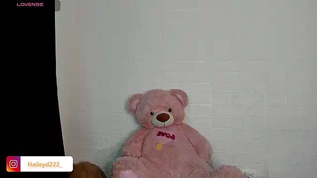 Snapshot of HaileyDuke chatting on May 27, 2026, 12:51 am HaileyDuke online show from May 27, 2026, 12:51 am
