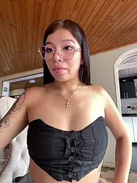 Snapshot of Maddy_Piink chatting on February 3, 2026, 8:58 pm Maddy Piink online show from February 3, 2026, 8:58 pm