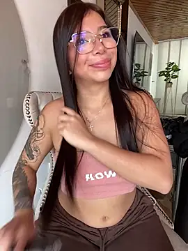 Snapshot of Maddy_Piink chatting on February 10, 2026, 5:06 pm Maddy Piink online show from February 10, 2026, 5:06 pm