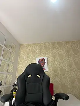Snapshot of MorenaLush_Eup chatting on June 13, 2026, 3:04 am MorenaLush Eup online show from June 13, 2026, 3:04 am