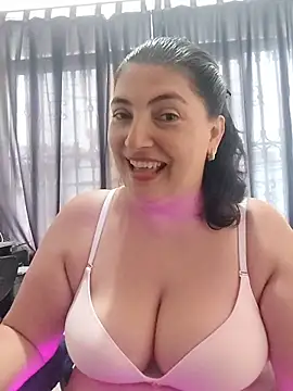 lina maria99 online show from November 9, 2025, 5:44 pm