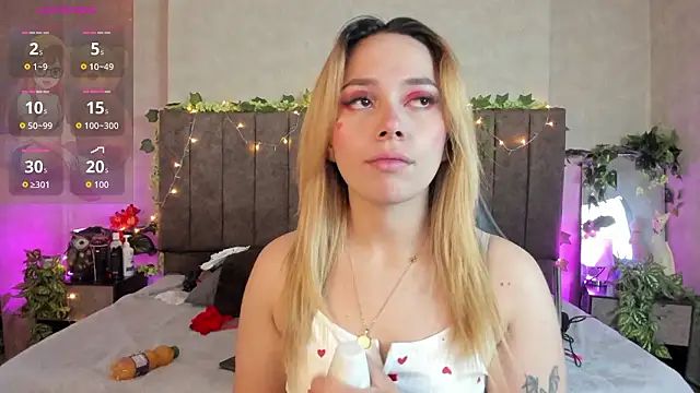 LanaMills  online show from February 15, 2026, 5:26 am