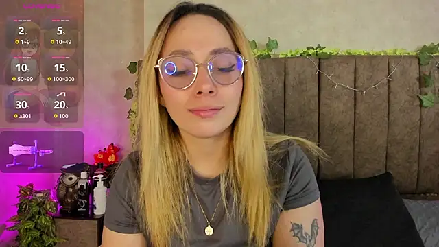 LanaMills  online show from February 24, 2026, 9:02 pm