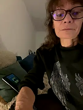 Chris06d22xh online show from October 20, 2025, 7:03 pm