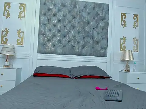 SashaHans online show from October 30, 2025, 11:11 am