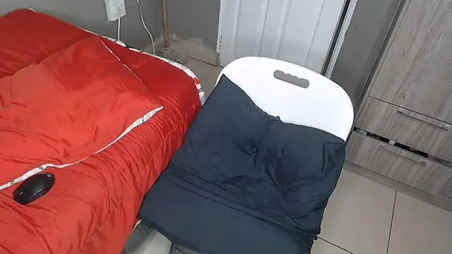 Lunalee online show from September 25, 2025, 8:07 am