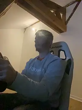 coupleamateurfun23 online show from December 4, 2025, 8:06 pm