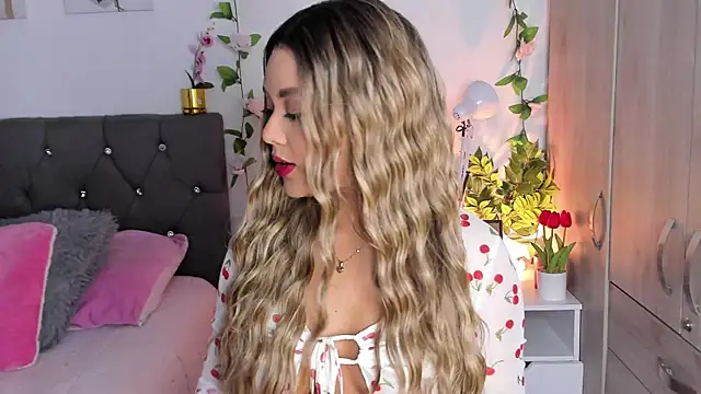 isajonnes18 online show from October 16, 2025, 2:34 am