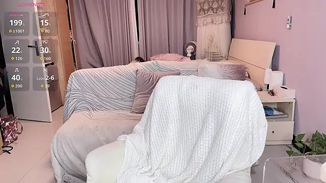 Y2Luvk online show from October 15, 2025, 9:04 pm