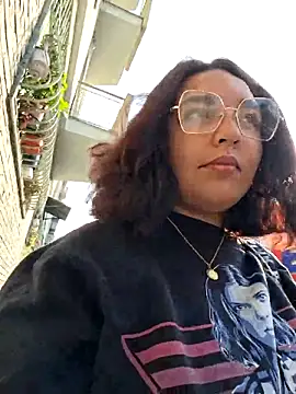 Snapshot of LadySophia03 chatting on October 9, 2025, 8:34 am LadySophia03 online show from October 9, 2025, 8:34 am