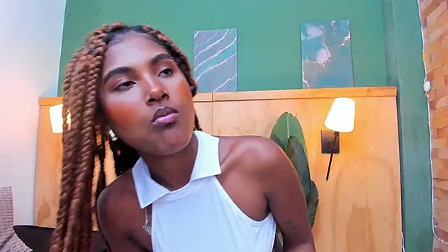 halleylorens online show from April 13, 2026, 6:13 pm