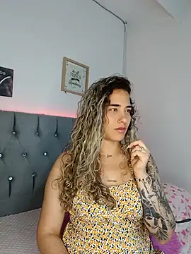 Snapshot of Miss-Melina chatting on September 14, 2025, 4:22 am Miss-Melina online show from September 14, 2025, 4:22 am