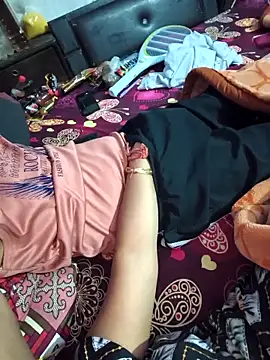 kuldeep12111 online show from March 8, 2026, 7:28 pm