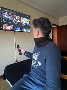 Snapshot of Latinhot31 chatting on February 19, 2026, 2:46 pm Latinhot31 online show from February 19, 2026, 2:46 pm