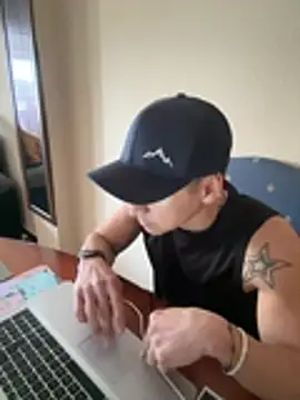 Snapshot of Latinhot31 chatting on February 23, 2026, 2:36 pm Latinhot31 online show from February 23, 2026, 2:36 pm