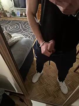 Snapshot of Latinhot31 chatting on March 4, 2026, 2:23 pm Latinhot31 online show from March 4, 2026, 2:23 pm