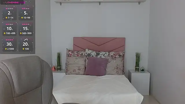 SarayVega  online show from October 29, 2025, 7:26 pm