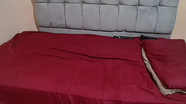 curveAss222 online show from November 3, 2025, 10:32 pm