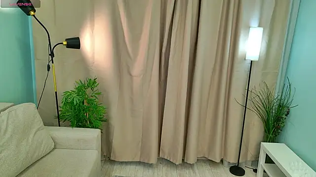 lisabaus online show from February 9, 2026, 7:23 am