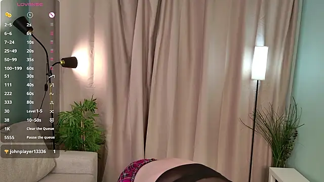 lisabaus online show from February 15, 2026, 7:16 am