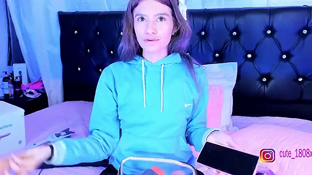 Sofiia cute  online show from October 31, 2025, 4:02 am