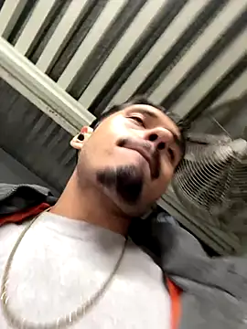 mrredcorn online show from November 24, 2025, 1:33 pm