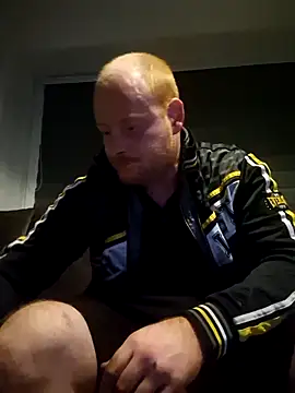 Snapshot of svenni2525 chatting on October 7, 2025, 9:34 pm svenni2525 online show from October 7, 2025, 9:34 pm