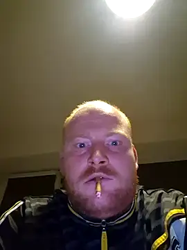 Snapshot of svenni2525 chatting on October 9, 2025, 10:30 pm svenni2525 online show from October 9, 2025, 10:30 pm