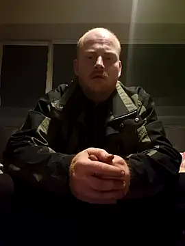 Snapshot of svenni2525 chatting on October 11, 2025, 6:28 pm svenni2525 online show from October 11, 2025, 6:28 pm